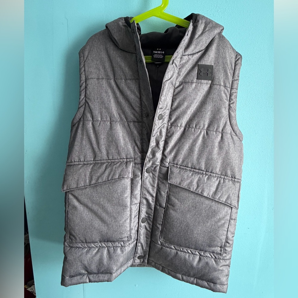 Under Armour youth Charcoal Puffer Vest